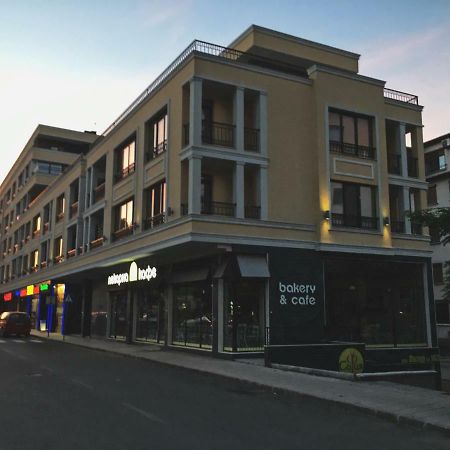 Azzurro Apartment - Ideal For Your Seaside Escape In Бургас Экстерьер фото